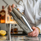 4-piece Boston shaker cocktail set in use